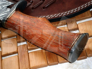 Cuchillo Bowie de Caza de Hoja Fija de Acero de Damasco Hecho a Mano con Madera Exótica y Funda de Cuero, Regalo Ideal - Product Image 4