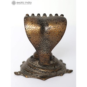 Escultura Shivalinga de latón de 4 pulgadas hecha a mano en pedestal de tortuga hecho en India - Product Image 4