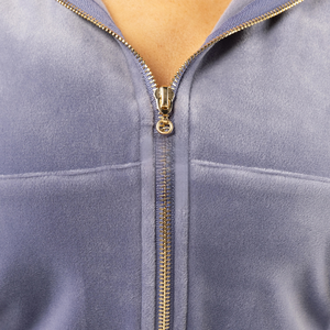 Sweat à capuche court zippé en velours pour femme avec tissu extensible doux, coupe confortable, tenue décontractée pour tous les jours - Product Image 5