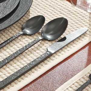 Ensemble de couverts noirs 5 pièces, style rétro, manches moulés à la main, designs durables, ensembles de couverts en métal pour restaurants, style moderne - Product Image 3