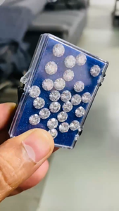 เพชรเม็ดเดี่ยวทรงบริลเลียนต์คุณภาพพรีเมียม VS1 ความสะอาดระดับ IGI รับรองโดย IGI สีขาว D แบรนด์ Aniva สำหรับแหวนหมั้นและเครื่องประดับ - Product Image 4