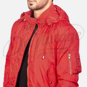 Blouson bomber léger rouge pour homme avec poche utilitaire sur la manche, poignets côtelés et fermeture éclair intégrale, coupe-vent décontracté - Product Image 1