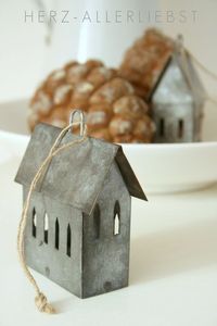 ชุดของตกแต่งงานฝีมือรูปทรงบ้านโลหะสไตล์วินเทจ - Product Image 2