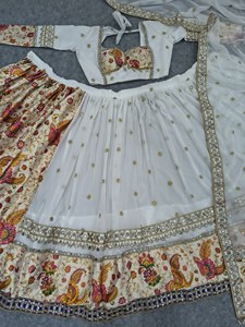 Présentation de la plus belle collection de Lehenga pour Navratri, en Faux Georgette Premium - Product Image 6