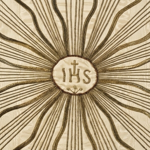 Velo de Cáliz de Iglesia de Seda Antigua Bordado a Mano con Monograma IHS y Motivos Florales de Hilo Dorado, Estendard Litúrgico para Altar - Product Image 5