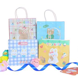 Bolsa de regalo de papel Tengy ecológica con asa, bolsa de compras Kraft para venta al por menor, eventos y embalaje de regalo (21x8x18cm) - Product Image 1