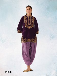 Costume Anarkali en velours brodé violet pour femmes avec pantalon Dhoti, tenue traditionnelle indienne pakistanaise pour mariage, coupe ample, longueur cheville - Product Image 1