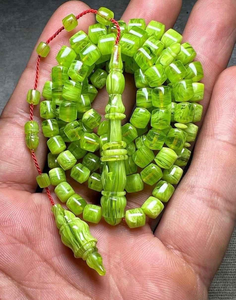 ลูกประคำเรซิ่นทำมือ ลวดลายสีสันโดดเด่น สำหรับการสวดมนต์ การทำสมาธิ และเป็นของขวัญ ลูกประคำเรซิ่นงานฝีมือสวยงาม คุณภาพพรีเมียม - Product Image 4