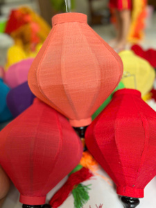 โคมไฟไหมออกแบบพิเศษ กรอบไม้ไผ่เวียดนาม โคมไฟไหมตกแต่ง สำหรับงานแต่งงานและงานอีเว้นท์ - Product Image 6