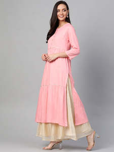 Kurta rose en rayonne tissée à volants pour femme, col rond, manches trois-quarts, conçue pour un usage quotidien décontracté et ethnique à l'échelle mondiale - Product Image 5