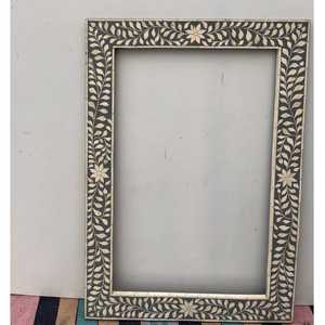 Marco de espejo de madera hecho a mano con incrustaciones de hueso y diseño floral para decoración de pared. Adorno decorativo para el hogar con diseño floral de incrustaciones de hueso. - Product Image 6