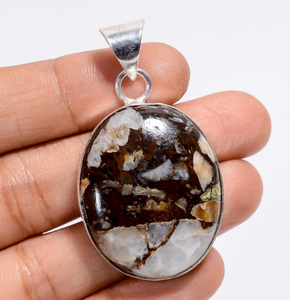 Pendentif en pierre précieuse naturelle fait main |   Pendentif en cristal d'agate Chevron |   Laiton plaqué argent style bohème certifié IGI pour la guérison - Product Image 2
