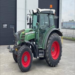 Tractor Fendt 209 Vario, máquina agrícola duradera que ofrece un servicio fiable y un rendimiento potente en todas las tareas agrícolas. - Product Image 3