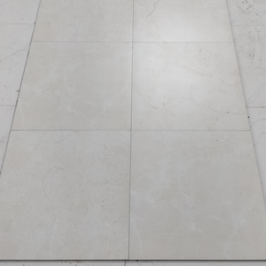 Azulejos de Porcelana Blancos de 600x600mm, Acabado Nano Pulido, Efecto Mármol Brillante, Modernos, Adhesivos, Antideslizantes para Cocina - Product Image 4