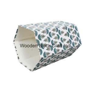 Poubelle décorative ouverte faite à la main en carton PP imprimé au bloc, avec enveloppe en tissu 100 % coton. - Product Image 3