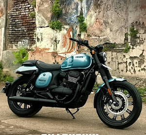 มอเตอร์ไซค์ YEZDI "ROADSTER" สีแดง พร้อมท่อไอเสียคู่และดิสก์เบรก - Product Image 2