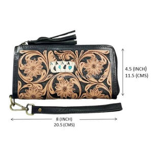 Cartera de mano de cuero vacuno premium con diseño floral a cuadros y grabado, con cremallera y múltiples ranuras para tarjetas para mujer - Product Image 2