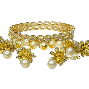 กำไลข้อมือทองชุบประดับมุกแบบใหม่ขายดีที่สุด สำหรับงานแต่งงาน งานเลี้ยง งานเฉลิมฉลอง ราคาขายส่งพรีเมียม ส่งออกทั่วโลก - Product Image 1