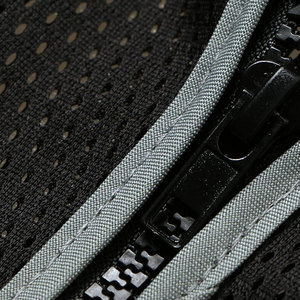 เสื้อกั๊กสะท้อนแสง LED สำหรับผู้ชาย มาตรฐาน ANSI Class 2 และ EN ISO Class 2 น้ำหนักเบา ระบายอากาศได้ดี แบบไม่มีแขน ป้องกันภัยเพื่อความปลอดภัยในการทำงาน - Product Image 6