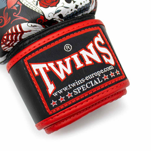 Factory Manufacturing Twins Boxing Sparring Gloves Genuine Cowhide Leather Waterproof Breathable <b>Strap</b> Twins Boxing Gloves - Product Image 3
