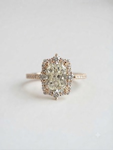 Anillo de Compromiso con Halo de Diamantes Radiantes, Anillo de Oro Vintage para Novia, Anillo Único de Oro Amarillo de 14K con Diamante Cultivado en Laboratorio, Joyería Fina, Regalo Elegante - Product Image 2