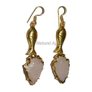 Achetez les meilleures boucles d'oreilles fantaisie tendance en jaspe électroplaqué avec pointes de flèche et poisson doré intégré - Product Image 6