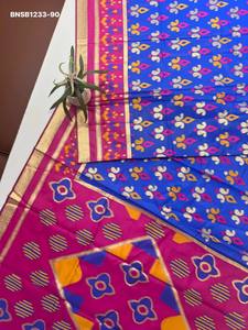 Sari en soie PochamPally pour occasions spéciales avec motif tissé Meena et Zari sur toute la surface - Collection Saree Love avec pallu contrastant et blouse - Product Image 5