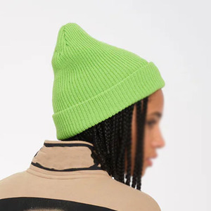 Bonnets unisexes en tricot extensible doux, chapeaux d'hiver pour usage extérieur, bonnets personnalisés brodés pour les marques de mode, bonnets en tricot acrylique - Product Image 3