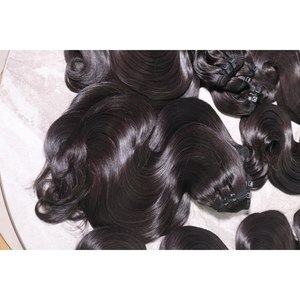 Cheveux humains vierges vietnamiens naturels noirs, ondulés, soyeux, brillants, double épaisseur, sans couture, rebondissants, à clipser, toutes couleurs - Product Image 1