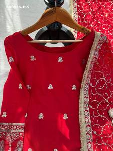 Conjunto Sharara-Suit y Dupatta de Seda Chinon de Primera Calidad con Hilo y Lentejuelas, Nuevo Lanzamiento, Proveedor de Surat - Product Image 5