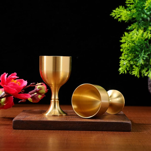 Organisateur de Pooja en verre décoratif en laiton écologique pour la maison, avec verre à eau, à prix abordable - Product Image 5