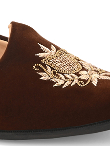 Mocassins en velours marron de qualité supérieure pour hommes, à bout pointu, à enfiler, chaussures habillées élégantes avec motif floral brodé, doublure en cuir véritable - Product Image 3