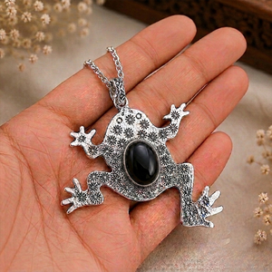 Colgante de Rana de Ónix Negro Hecho a Mano con Bisel Ovalado, Chapado en Oro/Plata, de Latón, con Diseño Floral Animal, Collar Unisex para Compromiso y Aniversario - Product Image 2