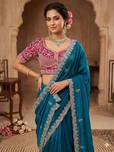 เสื้อเบลาส์ลายตัดกันแบบหนาแน่น แรงบันดาลใจจาก Sabyasachi ผ้าไหม Space Silk พร้อมงานปักดิ้นเลื่อมหลากหลายสี  ตกแต่งขอบด้วยดีไซน์เนอร์ดรอป - Product Image 2