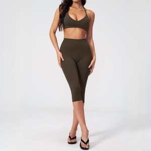 Ensemble de yoga rose sans couture en spandex et maille, short taille haute, leggings, soutien-gorge de sport, tenue de sport pour femme, couleur unie, respirant, séchage rapide - Product Image 3
