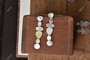 ต่างหูเงินขัดเงาแบบห้อย ทำด้วยมือ สไตล์มินิมอล ของขวัญสำหรับเธอ - Product Image 5