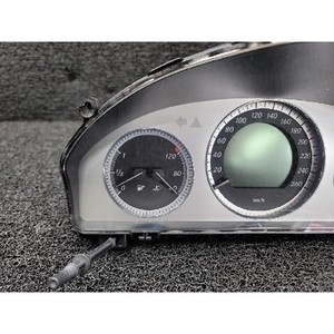 ชุดหน้าปัดเรือนไมล์มือสองสำหรับรถยนต์ C-class รุ่น A2049004500 - Product Image 2