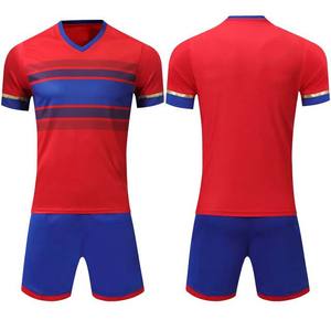 Maillots de football en gros, ensemble uniforme de football pour jeunes par sublimation, fournisseur OEM de vêtements de football, maillots et shorts d'équipe personnalisés - Product Image 2