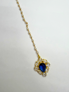 Ensemble collier ras-de-cou en cristaux bleu saphir et perles avec boucles d'oreilles pendantes et Maangtika, collier ras-de-cou classique en perles plaqué or 18 carats, bijoux faits à la main - Product Image 5