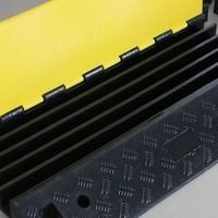 Protège-câble en caoutchouc jaune et noir, résistant à l'usure, rampe de protection pour câbles au sol, pour la gestion des câbles en entrepôt et atelier