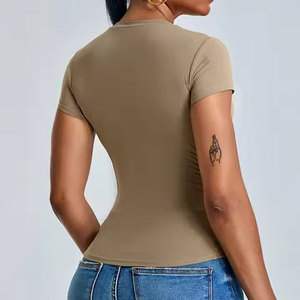 T-shirt de sport compressif pour femme, coupe ajustée, col rond, écologique, respirant, extensible dans quatre directions, antibactérien - Product Image 4