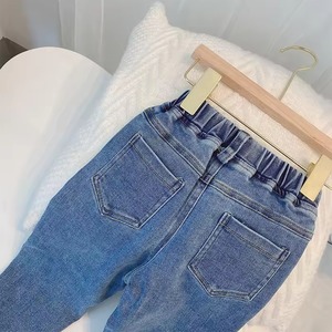 Jean en denim délavé pour filles, coupe droite, décontracté, confortable, durable, avec motif nœuds en spandex et fermeture boutonnée - Product Image 5