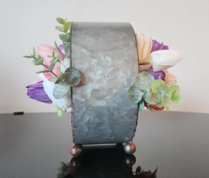 Maceta Decorativa Redonda de Metal Galvanizado para Montar en la Pared, Adecuada para Vegetación Vertical y Arreglos Florales, de la India - Product Image 3