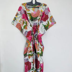 Vestido Kaftan de Algodón Hecho a Mano en India, Estampado Floral, Estilo Boho Ligero - Product Image 1