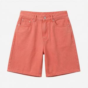 กางเกงยีนส์ขาสั้นผู้ชายสไตล์วินเทจ ผ้าฝ้ายเดนิม ทรงหลวม ขากว้าง ลายเรียบ มีโลโก้ด้านหน้า เหมาะสำหรับฤดูร้อน - Product Image 1