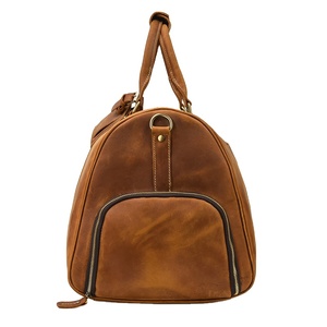 100% véritable Crazy Horse cuir grande taille sac de sport unisexe Vintage épaule sac de voyage nœud Rivet fleur Design hommes élégant - Product Image 3