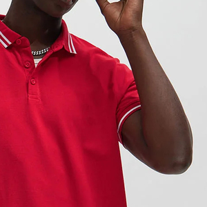 Camiseta de manga corta para hombre, estilo casual elegante, para la colección de verano, para compradores mayoristas, con cuello vuelto y cierre de botones. - Product Image 4