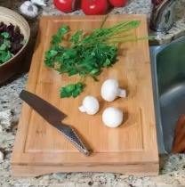 Grande planche à découper en bambou pour cuisine, planche de découpe et de service avec rebords, à poser sur l'évier ou la cuisinière - Product Image 4