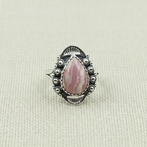 Bague vintage en rhodochrosite en forme de poire, argent sterling 925, plaqué or rose et or jaune, bijou bohème fait main, design unique - Product Image 1