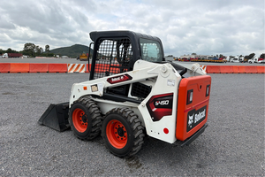 Cargadora Compacta S450 2016 con Cabina Cerrada, Máquina de Construcción de Alto Rendimiento - Product Image 4